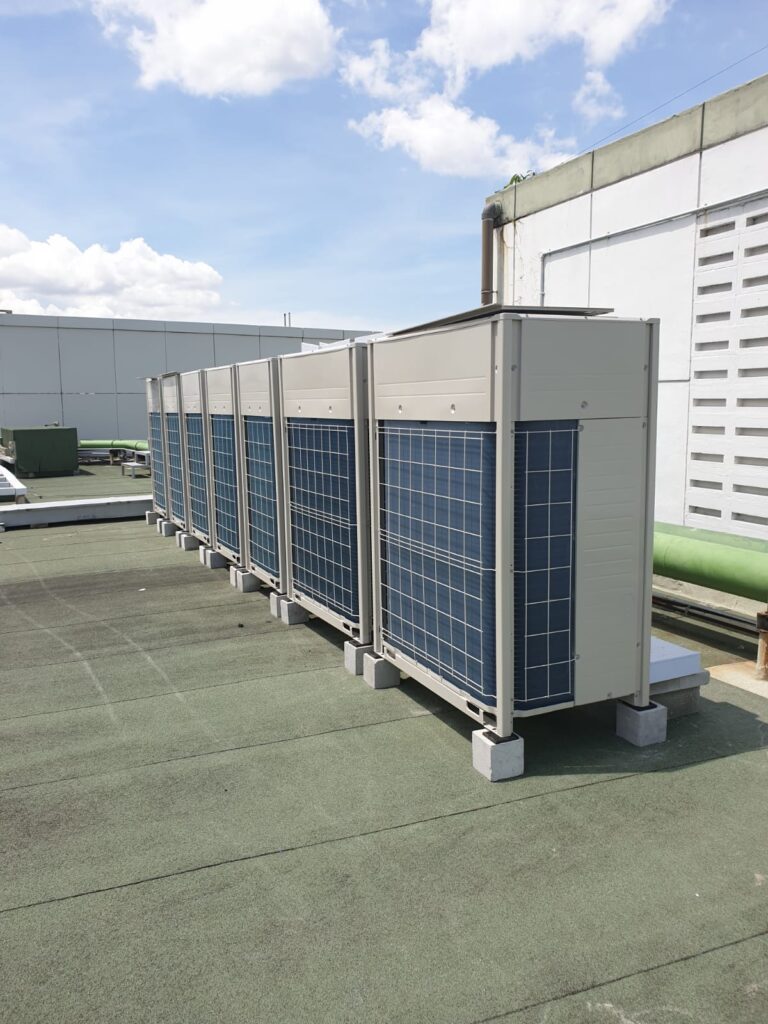 Commercial ACMV units on rooftop